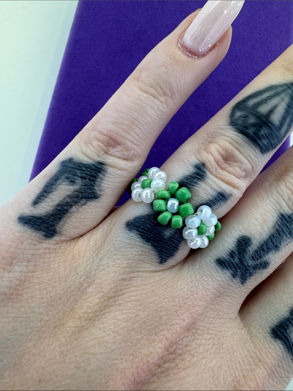 💛 Handmade Y2K Green & White Beaded Flower Ring | Flower Power